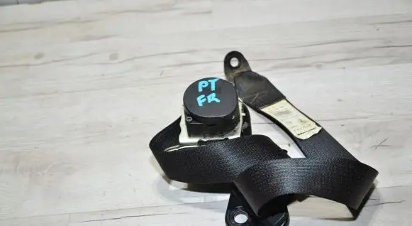Fiat Freemont Rear seatbelt