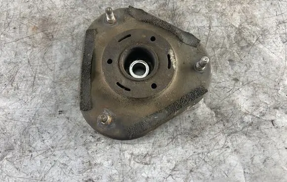 Toyota Corolla Verso E121 Front upper strut mount 