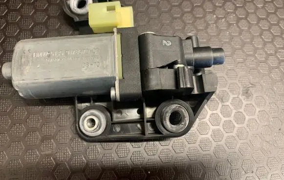 BMW 7 F01 F02 F03 F04 Curtain motor 9178670 58450713 06300519