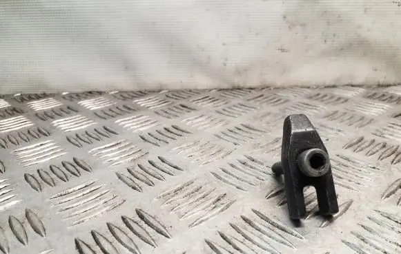 Hyundai Terracan Fuel Injector clamp holder