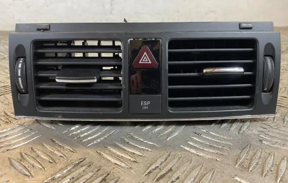 Mercedes-Benz C W204 Dash center air vent grill A2048304054 6846001