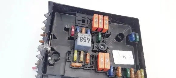 Volkswagen Jetta V Fuse box set 1k0937125