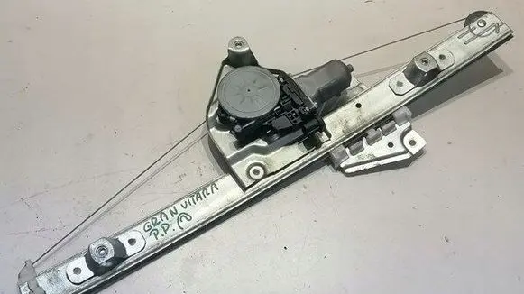 Suzuki Grand Vitara II Rear door window regulator with motor