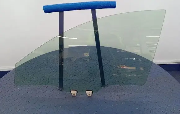 Mazda CX-5 Front door window glass four-door 