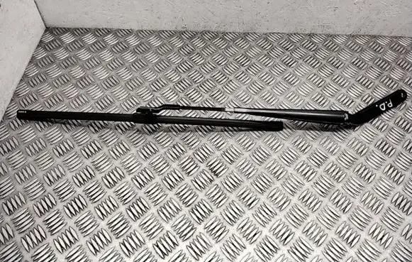BMW X5 E70 Windshield/front glass wiper blade 7153742