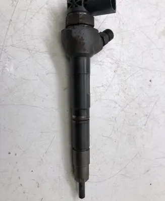 Volkswagen Golf VII Fuel injector 04L130277AJ 0445110