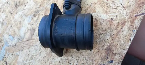 Volkswagen Polo IV 9N3 Mass air flow meter