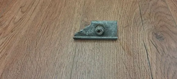 Battery bracket