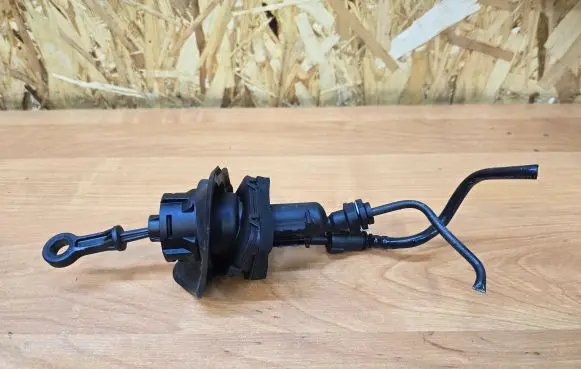 Clutch slave cylinder