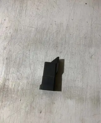 Volkswagen Golf VI Glow plug pre-heat relay 038907281D