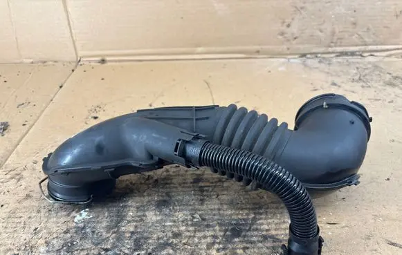 BMW X1 E84 Air intake hose/pipe 7804846 58650910