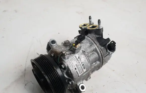 Volvo XC90 Air conditioning (A/C) compressor (pump) 31699132 032953118BH