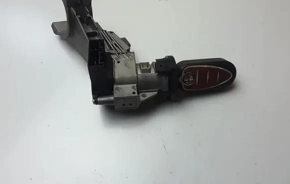 Alfa Romeo Giulietta Ignition lock 61141100