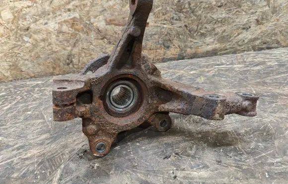 Dacia Sandero Front wheel hub spindle knuckle