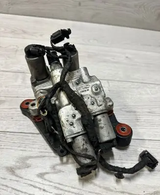 BMW 5 F10 F11 Air suspension compressor 6775258 10641010 25137077H