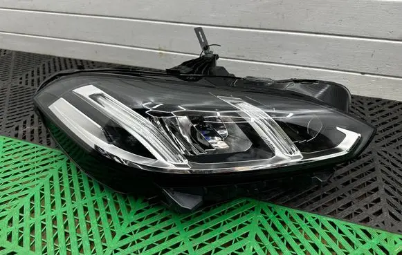 BMW 1 F70 Headlight/headlamp 5A32B46 L887642ZX11