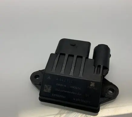 Mercedes-Benz E W211 Glow plug pre-heat relay A6429007801 E2110021041 16263006291