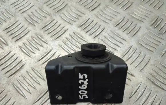 Radiator support slam panel bracket