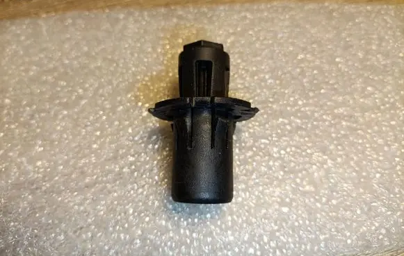 BMW 5 F10 F11 Radiator mount bracket 7595701 17117595701