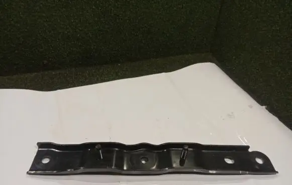 Land Rover Defender Other engine bay part L8B2106K04AB L8B2106K04