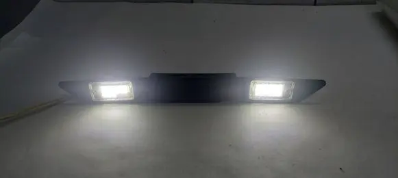 Audi A6 S6 C6 4F Number plate light 8E0827657G