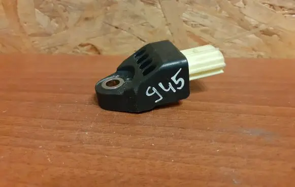 Toyota Prius (XW30) Airbag deployment crash/impact sensor 8983175020 945