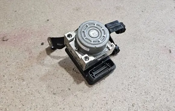 BMW M4 F82 F83 ABS Pump 7851298