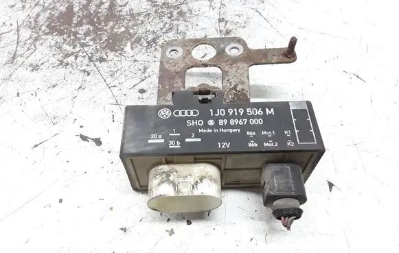 Volkswagen Polo IV 9N3 Glow plug pre-heat relay 1J0919506M