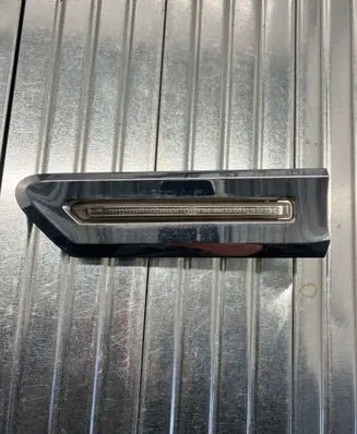 BMW 7 F01 F02 F03 F04 Front fender indicator light 63137203371 100813 6750100000