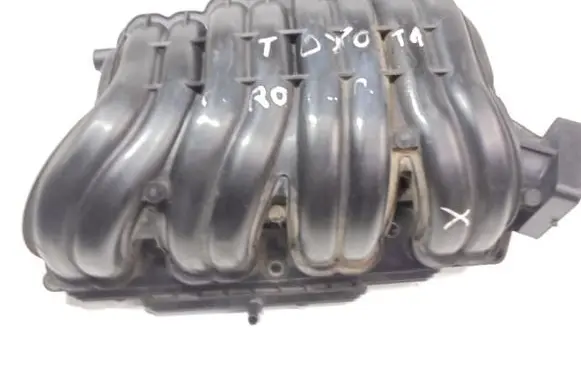 Toyota Avensis Verso Intake manifold