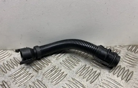 BMW 3 E90 E91 Breather hose/pipe 