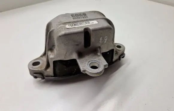 Buick Encore I Engine mount bracket 95418203 573AY700B