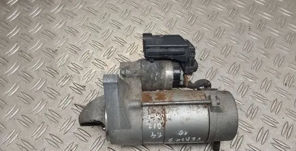 Toyota Verso-S Starter motor 2810033120