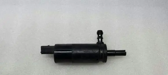 BMW 6 E63 E64 Windscreen/windshield washer pump 6973097