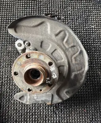 Volkswagen PASSAT B7 Front wheel hub 3C0505433K