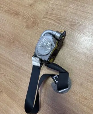 Mitsubishi Grandis Front seatbelt 1024785 0433103