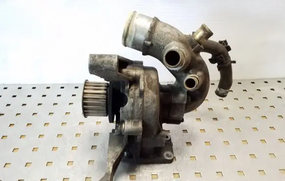 Jeep Cherokee III KJ Water pump