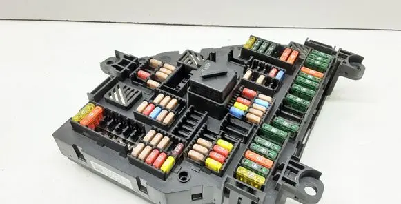BMW 5 F10 F11 Fuse module 9234423