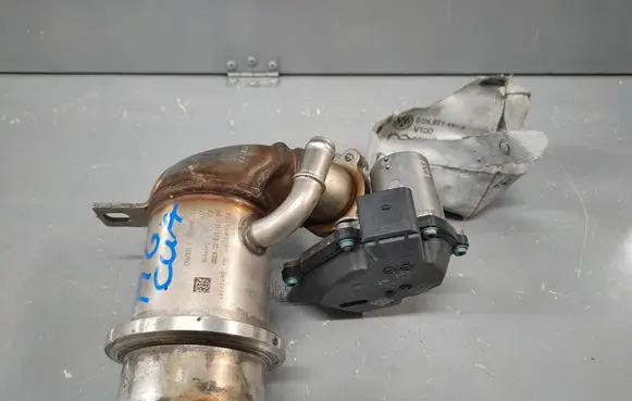 Volkswagen PASSAT B8 EGR valve cooler 04L131512CC 04L131501G