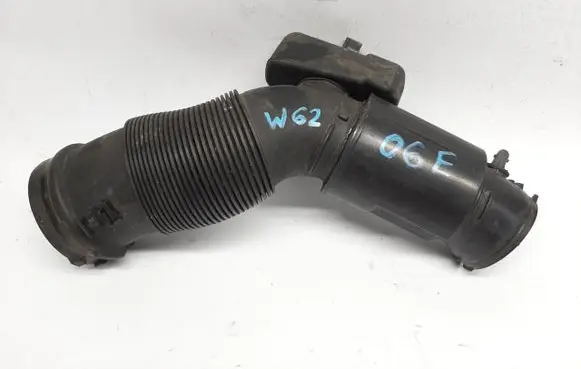 Audi A4 S4 B8 8K Air intake hose/pipe 06E129629Q