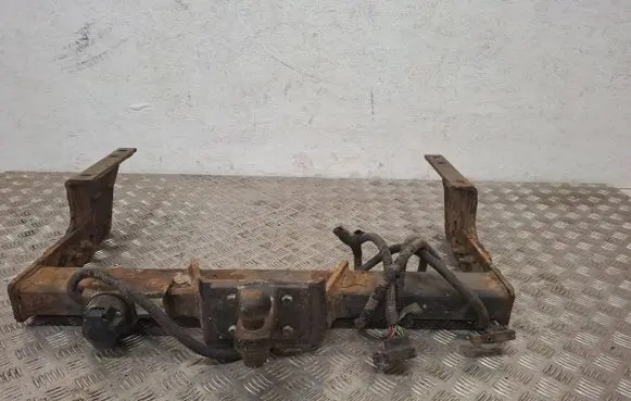 Iveco Daily 35.8 - 9 Tow bar set 