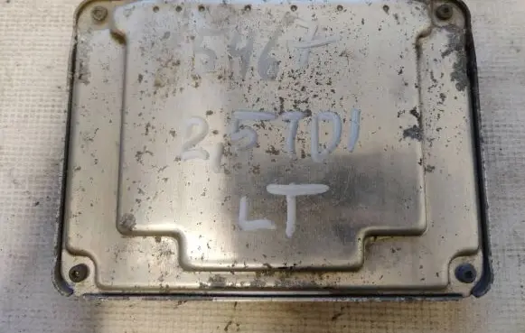 Volkswagen II LT Engine control unit/module 074906018H 28SA4758 0281010407