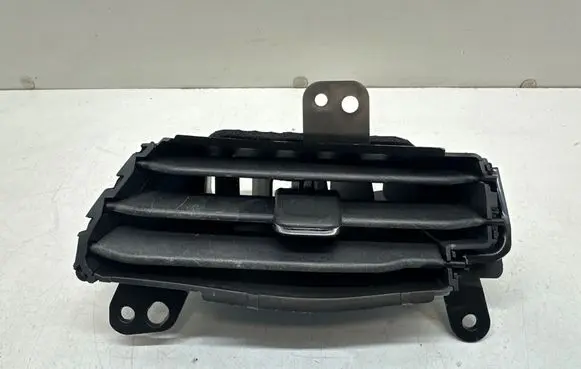 Chevrolet Malibu Dashboard side air vent grill/cover trim 22950615