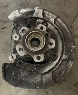 BMW 5 G30 G31 Rear wheel hub 6861137