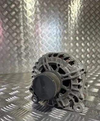 Volkswagen PASSAT B7 Generator/alternator 03L903023B