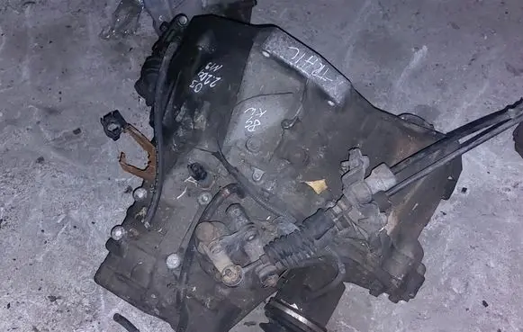 Nissan X-Trail T30 Manual 6 speed gearbox 8H5