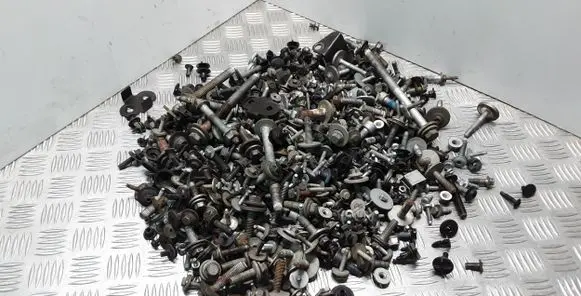 Land Rover Range Rover L405 Nuts/bolts 