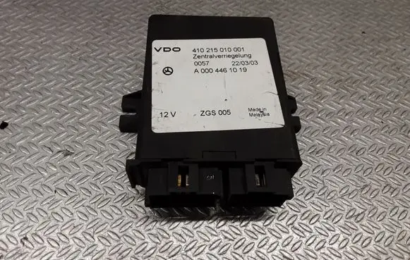Mercedes-Benz Vito Viano W638 Door central lock control unit/module A0004461019