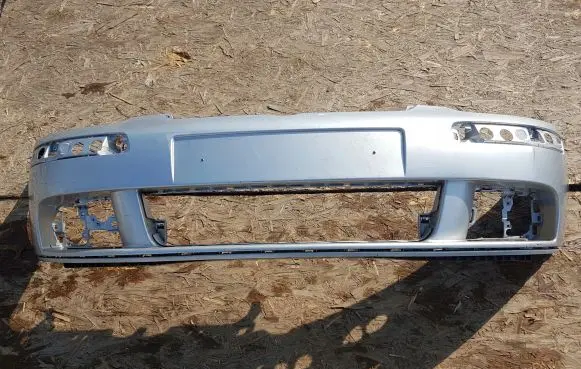 Volkswagen Golf V Front bumper