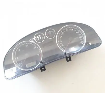 Volkswagen PASSAT B5 Speedometer (instrument cluster) 88311245